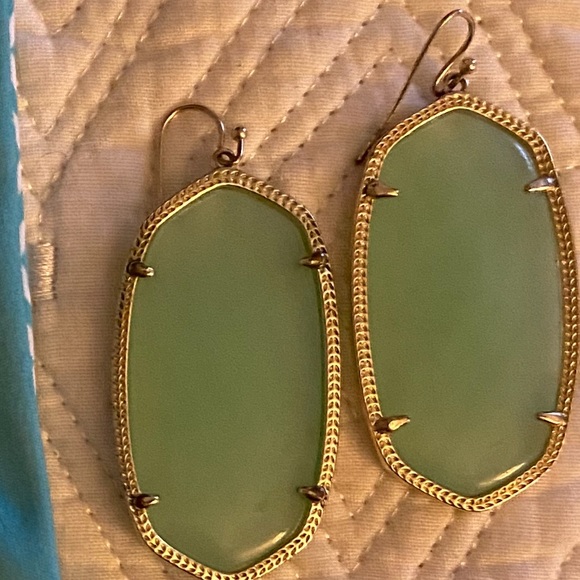 Kendra Scott green and gold Danielle earrings - Picture 2 of 2